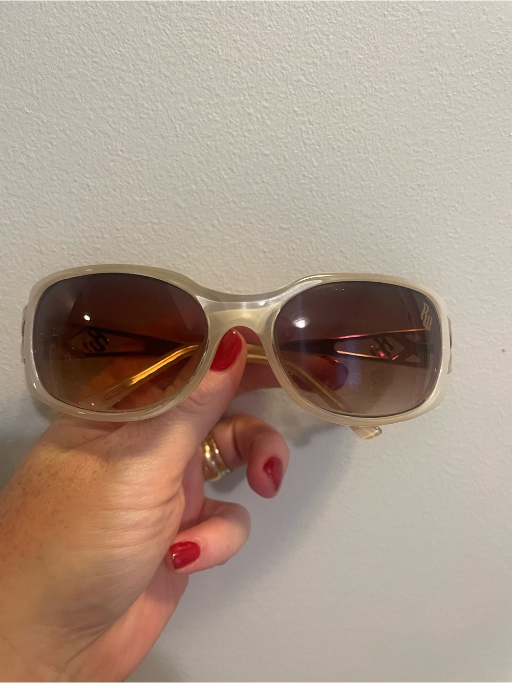 Rocawear Cream Frame Sunglasses with Brown Gradient Lenses